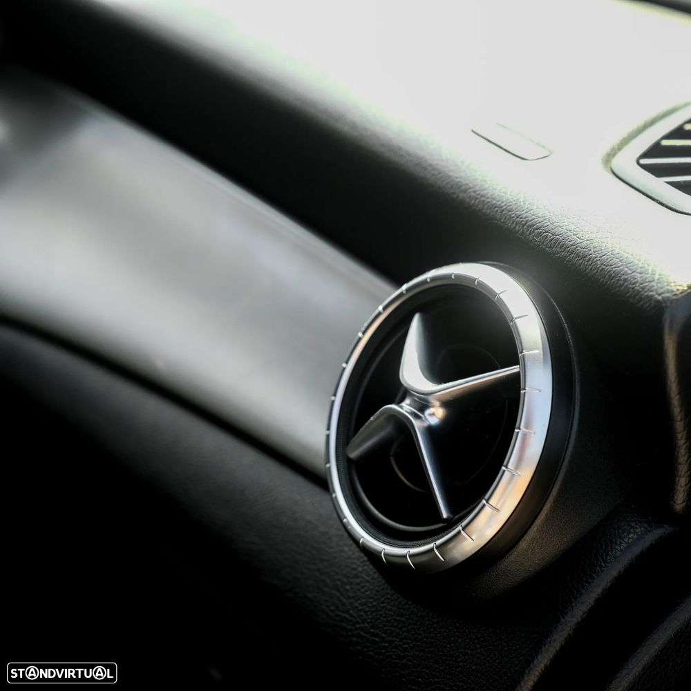 Mercedes-Benz CLA 180 d Shooting Brake AMG Line - 37