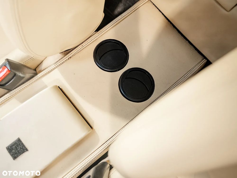 Ferrari Mondial - 39