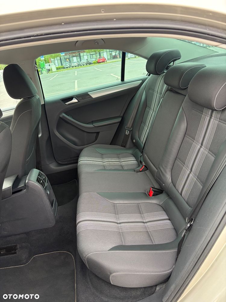 Volkswagen Jetta 1.4 TSI DSG Match - 27