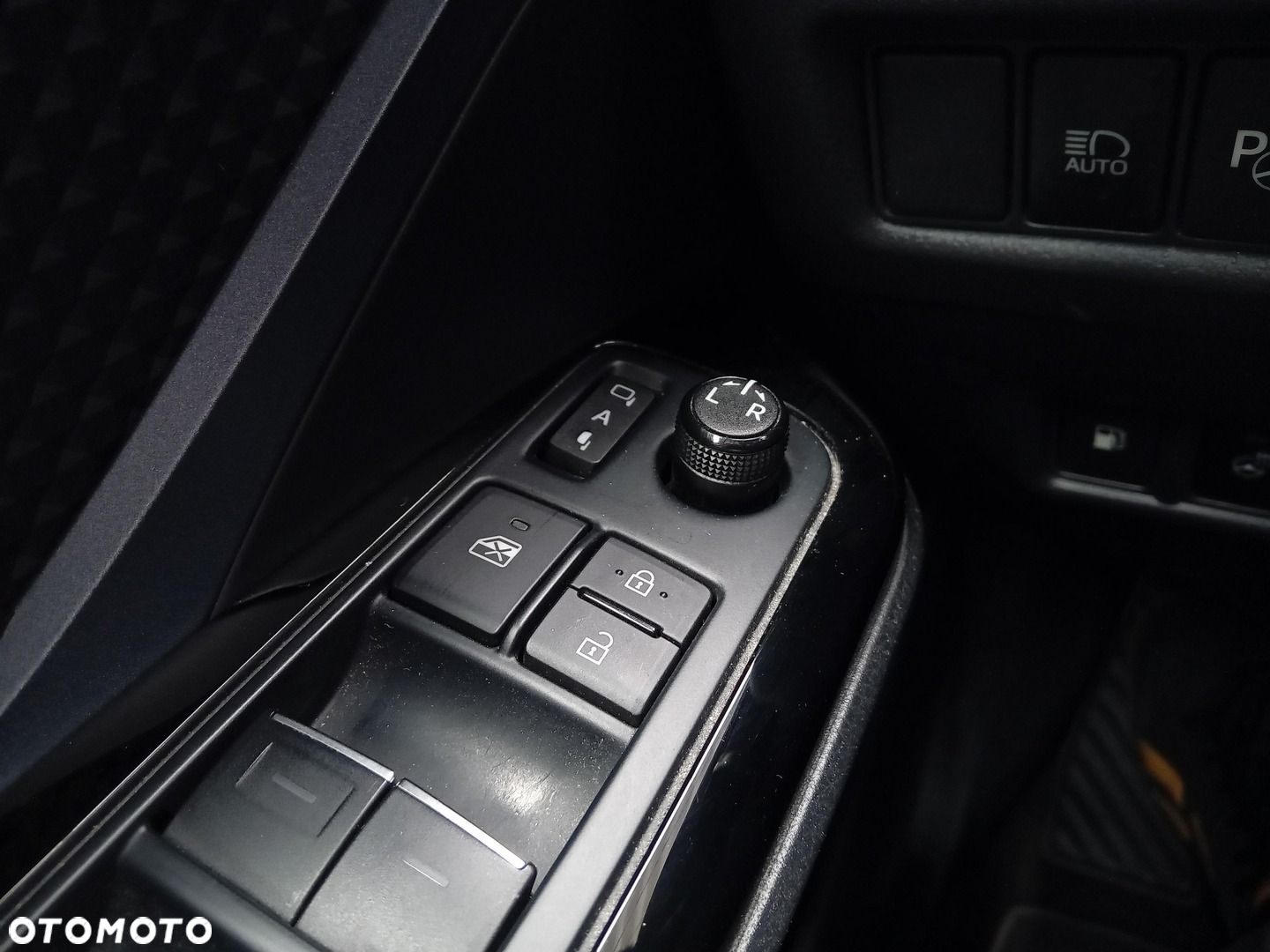 Toyota C-HR - 18
