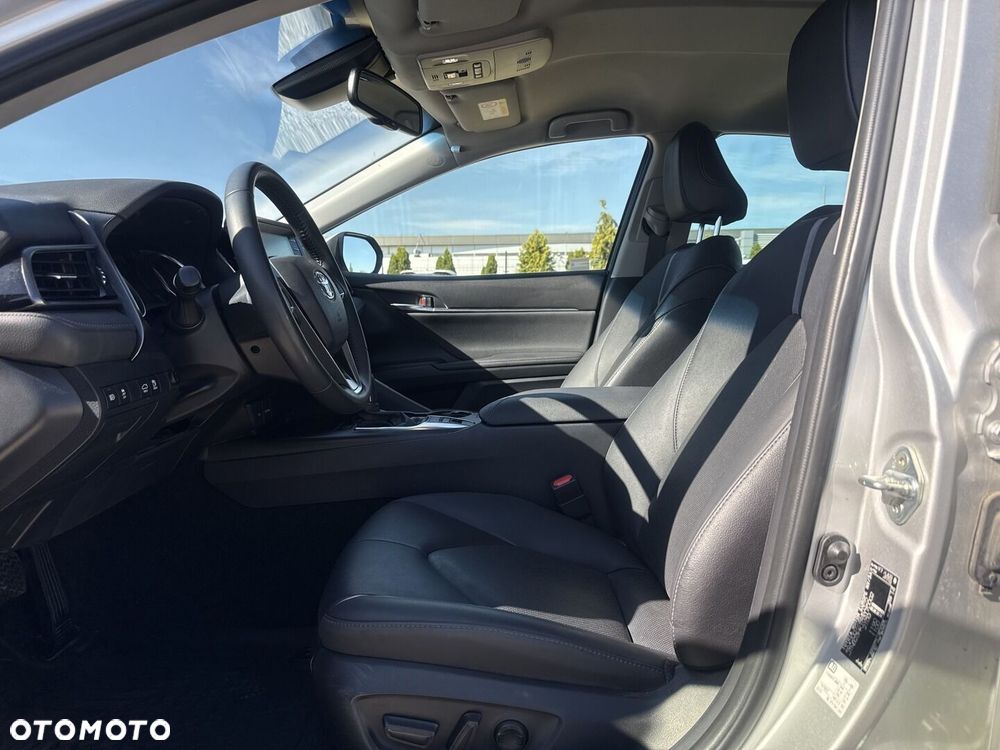 Toyota Camry 2.5 Hybrid Comfort CVT - 17