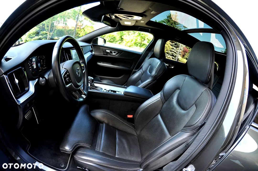Volvo V60 D4 Geartronic R-Design - 23
