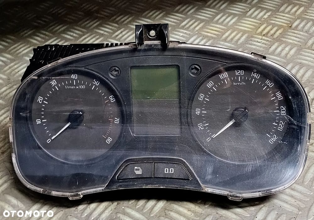 LICZNIK SKODA FABIA II 1,2 6V 5J0920800H