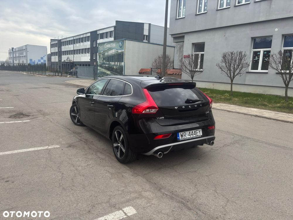 Volvo V40 D4 Drive-E R-Design Summum - 8