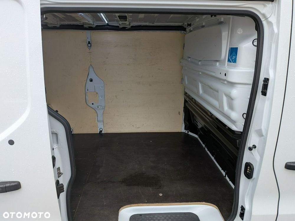 Renault Trafic - 25