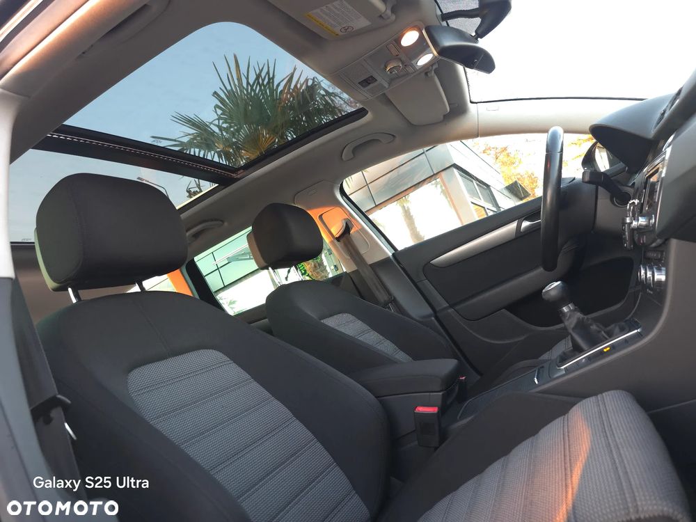 Volkswagen Passat - 28