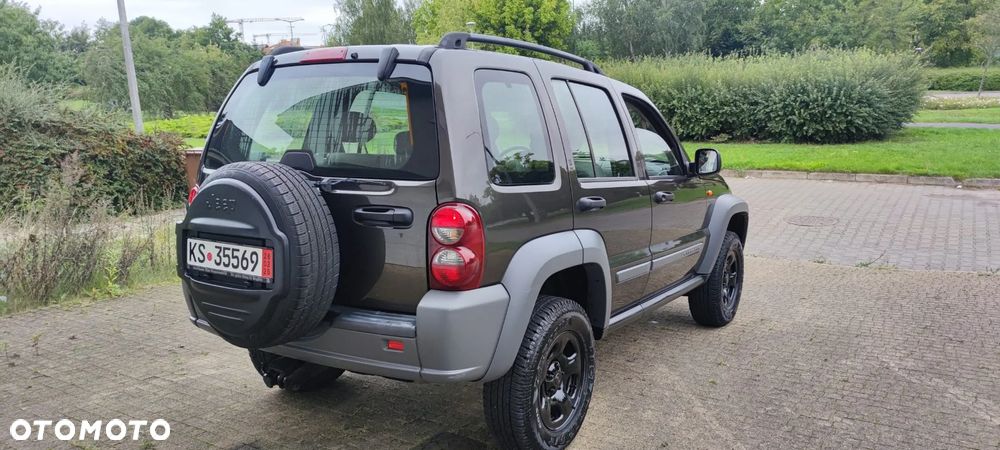 Jeep Cherokee 2.4 Sport - 19