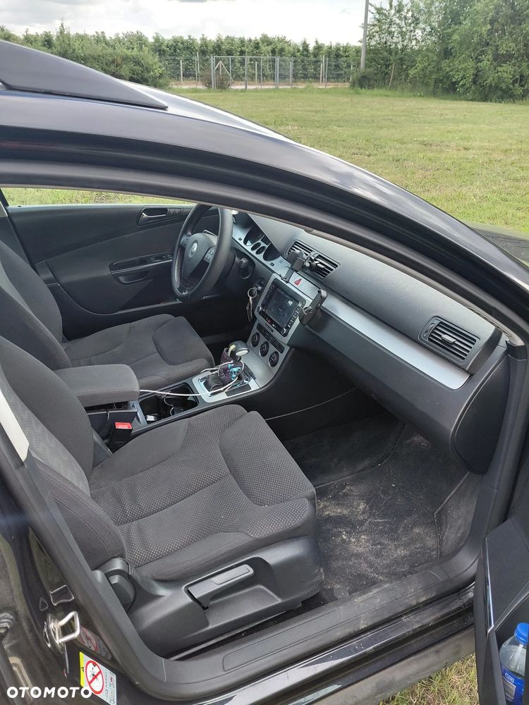 Volkswagen Passat 2.0 TDI DPF DSG Comfortline - 4