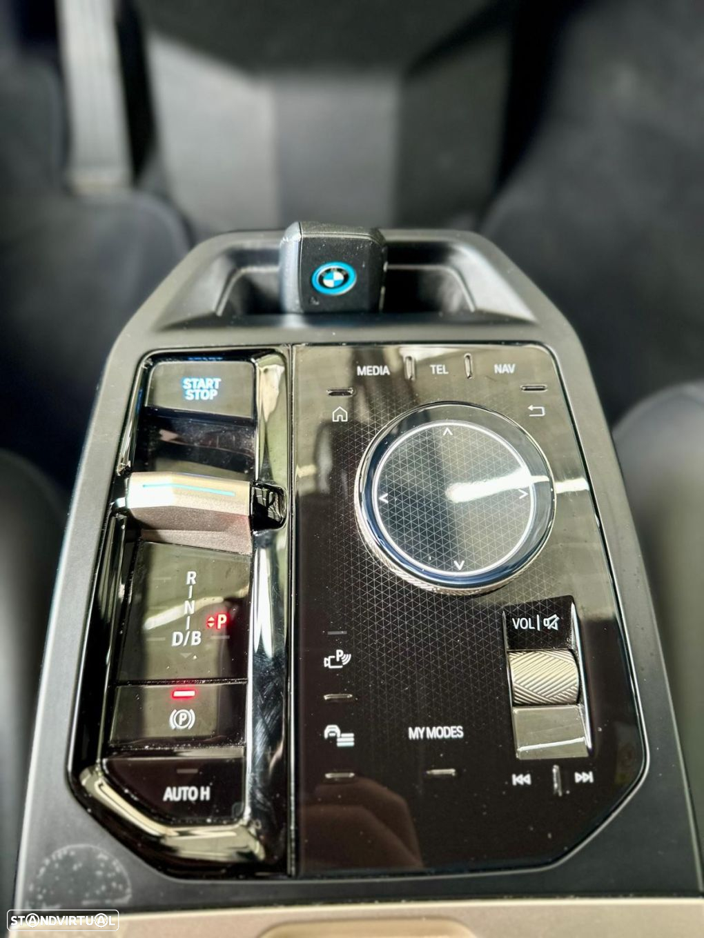 BMW iX xDrive 40 Pack Desportivo - 21