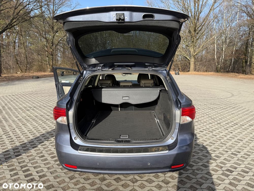 Toyota Avensis 2.2 D-4D Premium - 5