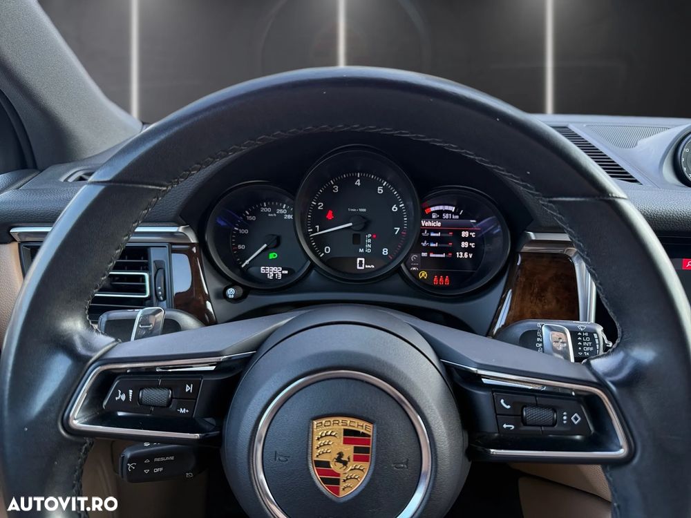 Porsche Macan - 15