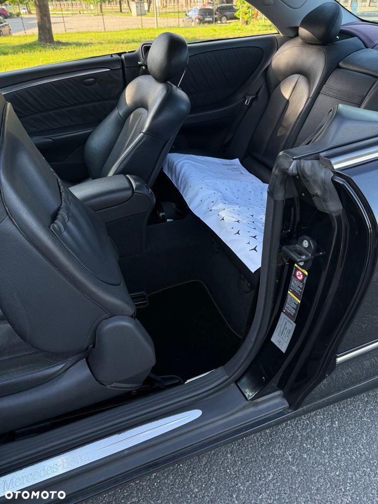 Mercedes-Benz CLK - 16