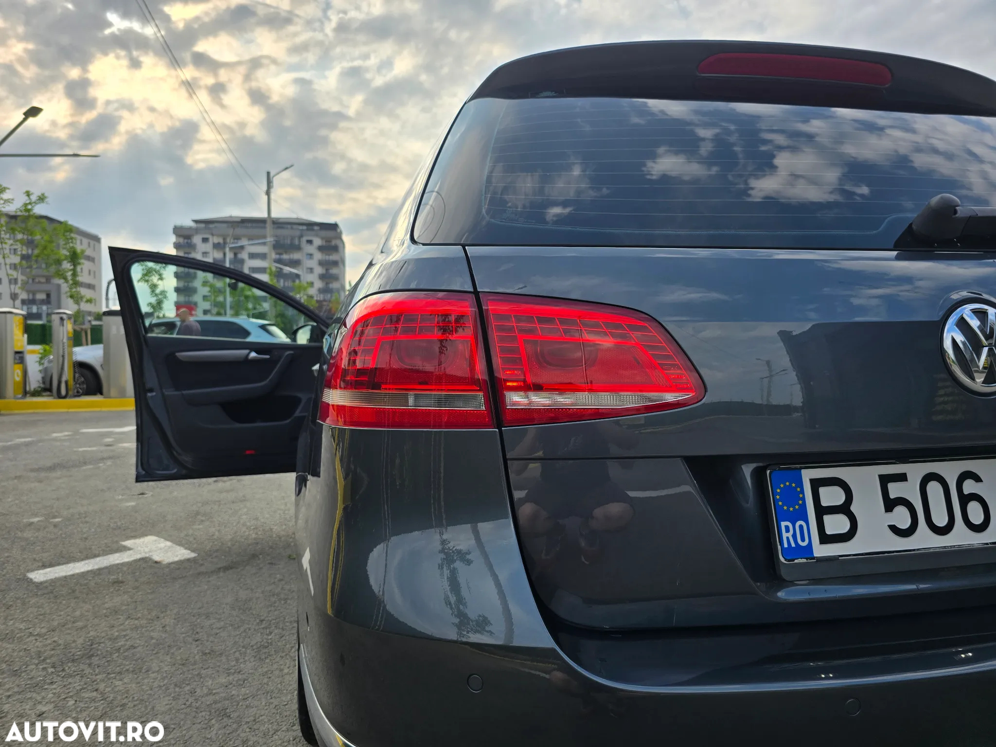 Volkswagen Passat Variant 2.0 Blue TDI DSG SCR Business Edition - 10