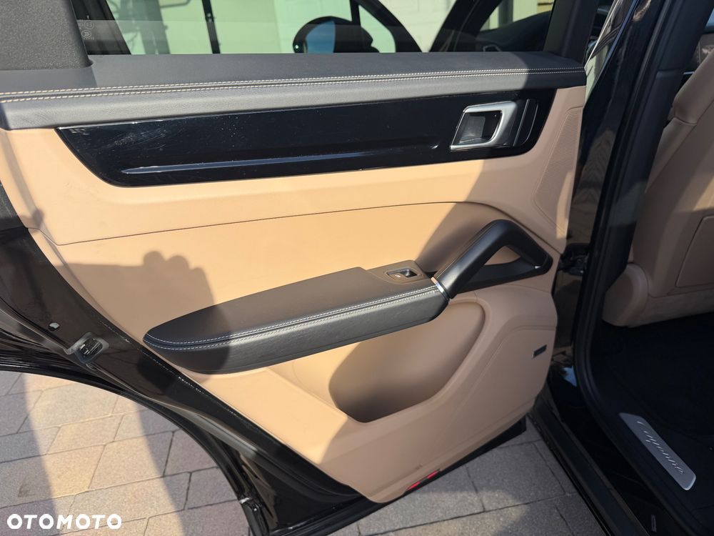 Porsche Cayenne E-Hybrid Tiptronic S Platinum Edition - 20