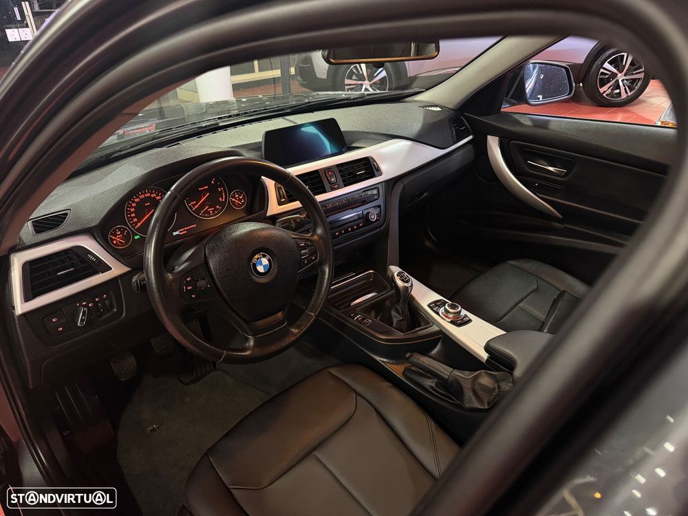 BMW 318 d Luxury Line - 12