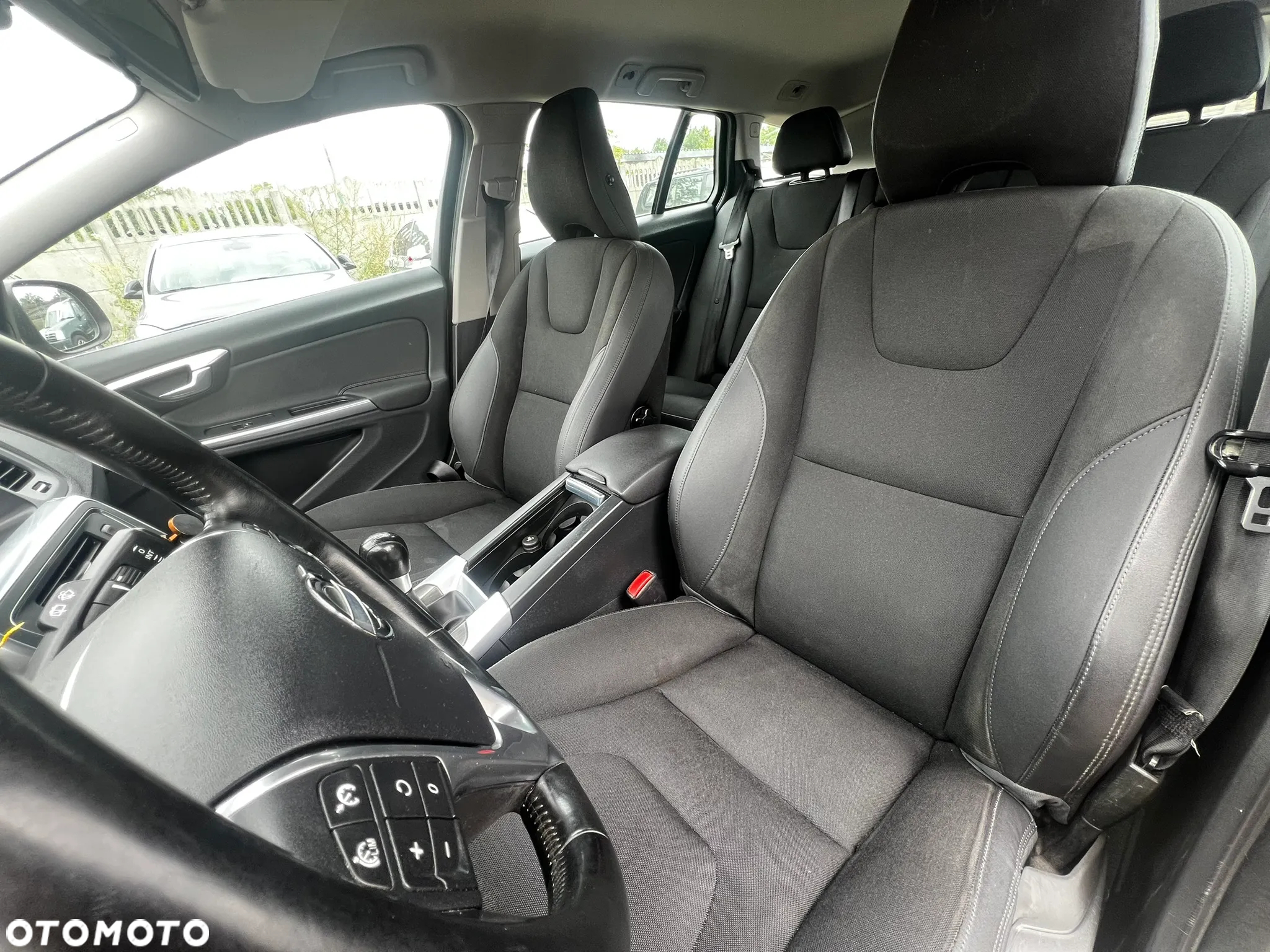 Volvo V60 DRIVe Momentum - 15