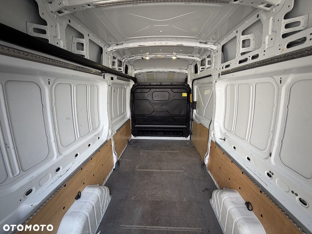Ford Transit - 31