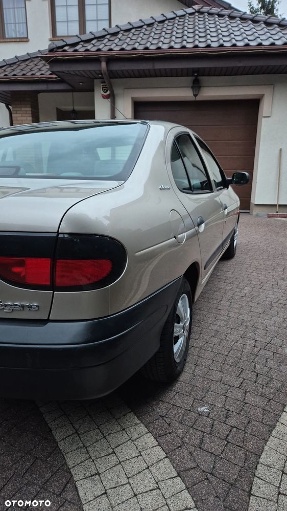 Renault Megane 1.4 RL - 7