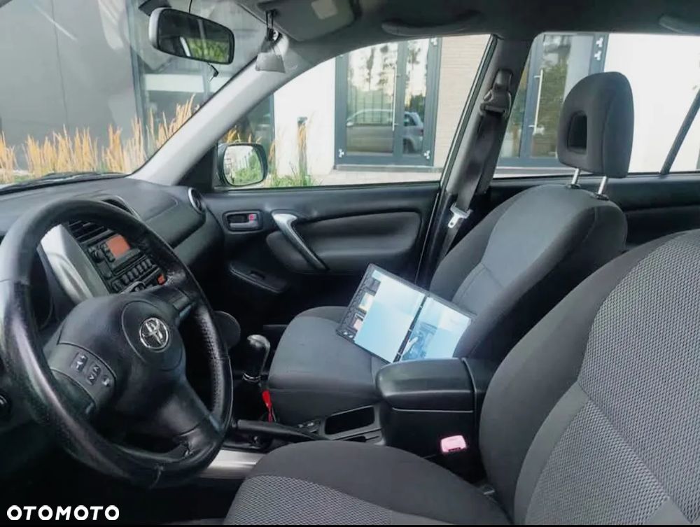 Toyota RAV4 2.0 D-4D Sol - 9