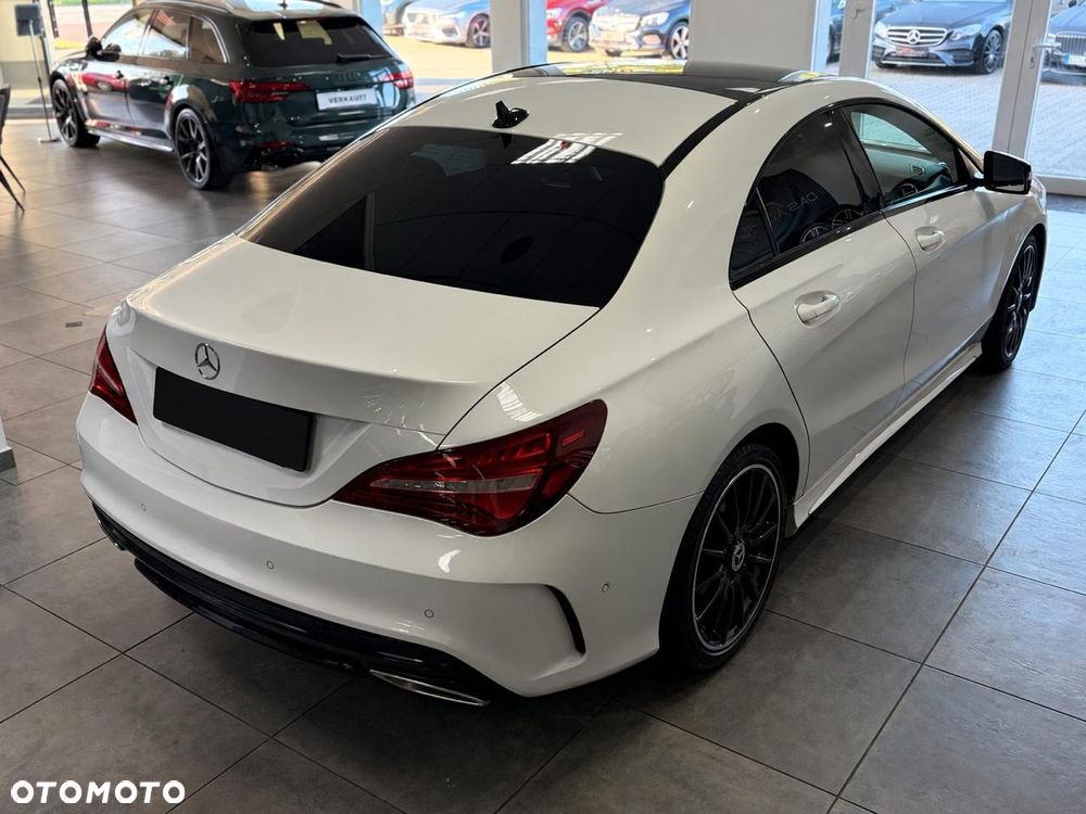 Mercedes-Benz CLA 220 4-Matic AMG Line - 10