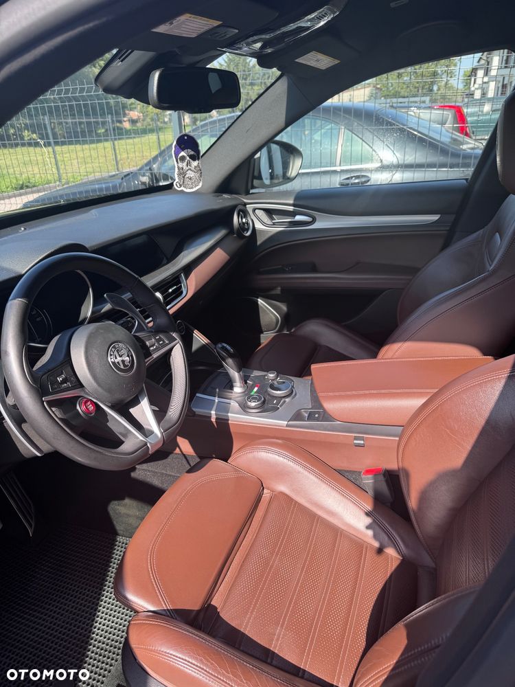 Alfa Romeo Stelvio 2.0 Turbo TI Q4 - 12