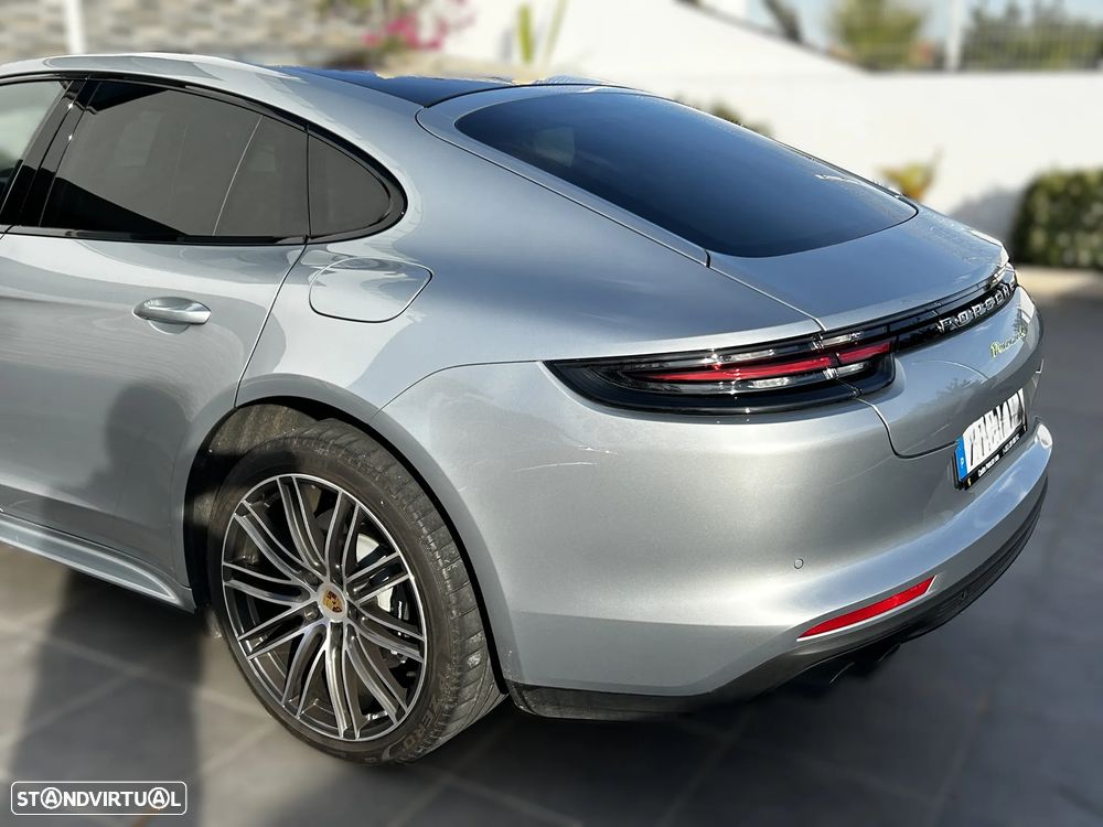 Porsche Panamera 4 E-Hybrid 10 Years Edition - 25