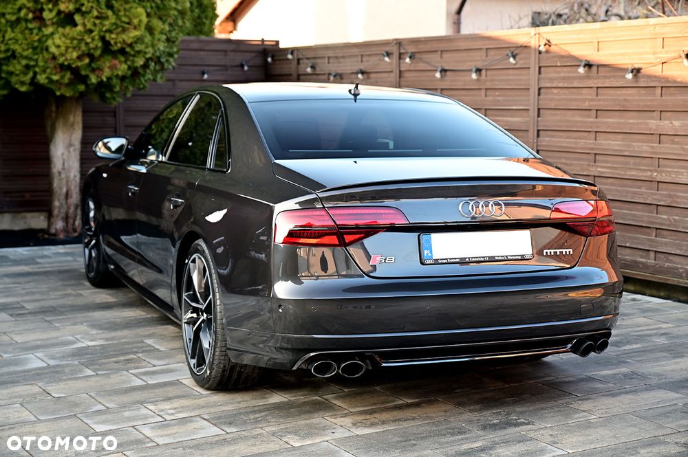 Audi S8 - 9