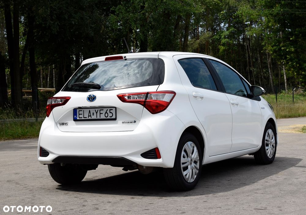 Toyota Yaris Hybrid 100 Premium - 7