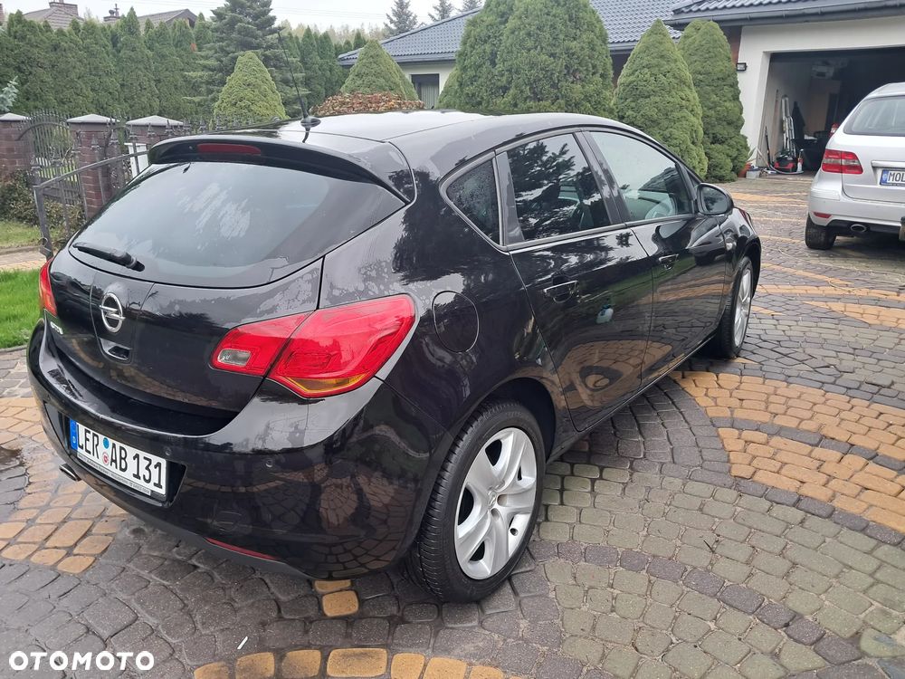 Opel Astra 1.4 Turbo Design Edition - 3