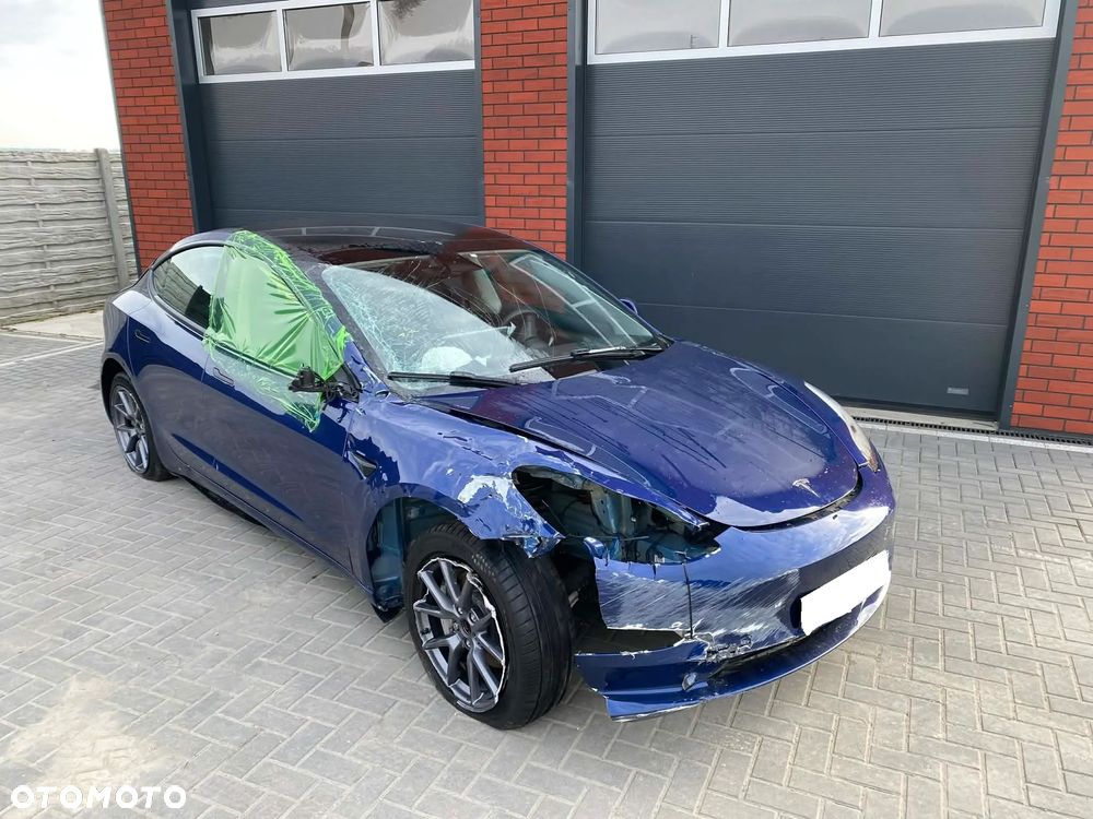 Tesla Model 3 Standard Hinterradantrieb - 35