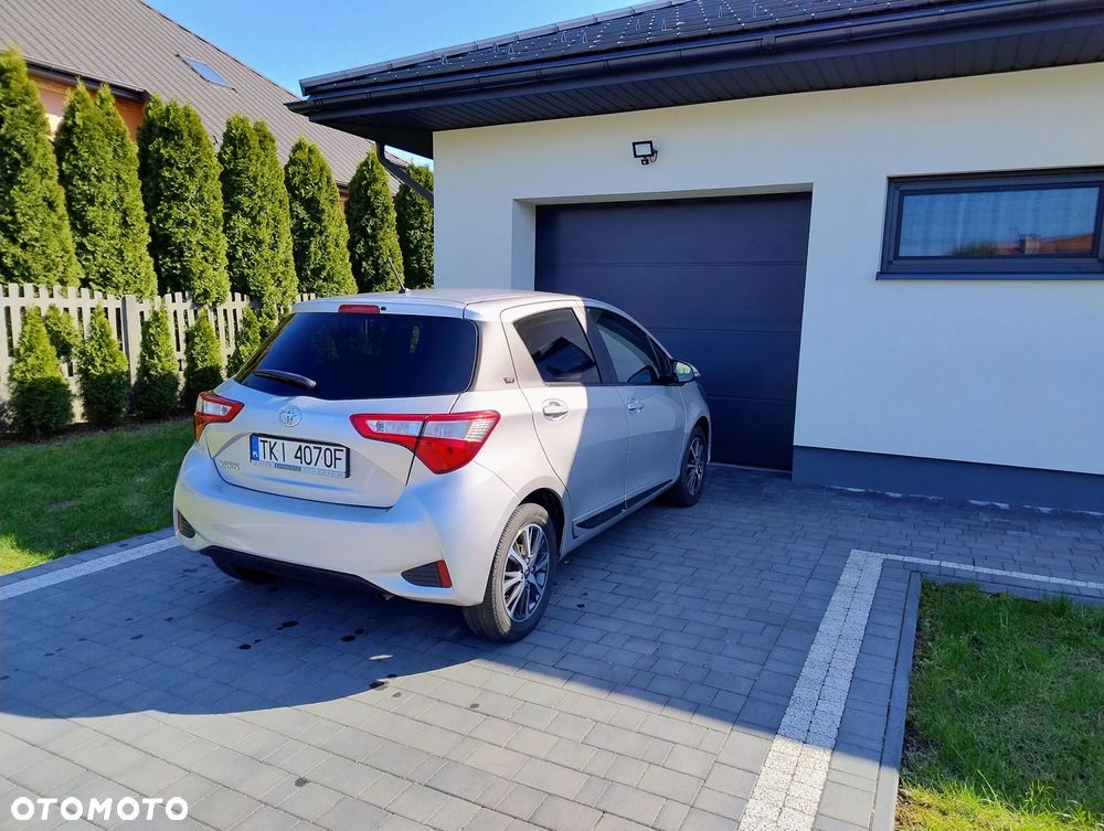 Toyota Yaris 1.5 Premium - 4
