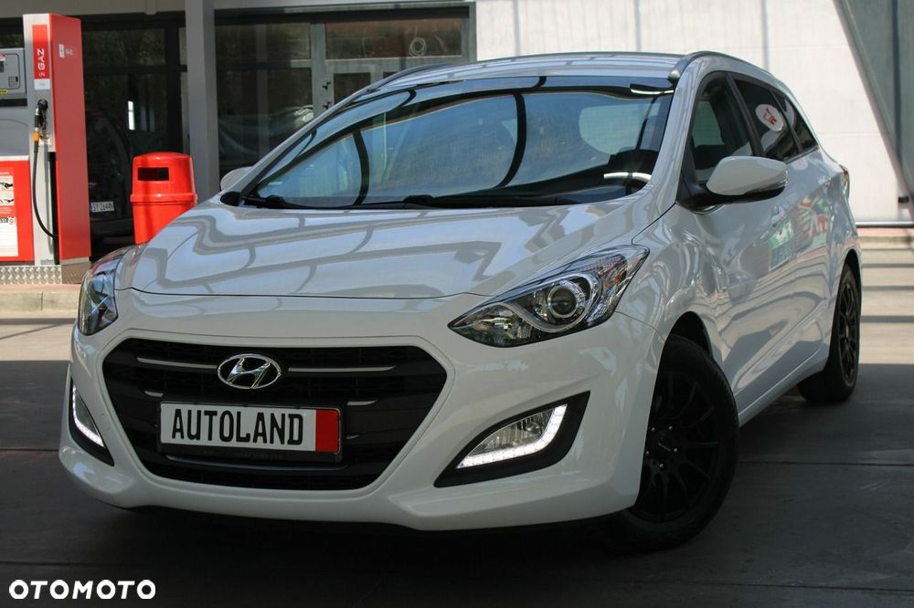 Hyundai i30 1.6 Automatik Style - 1