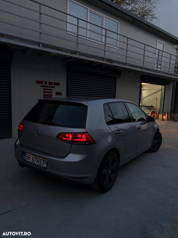 Volkswagen Golf - 27