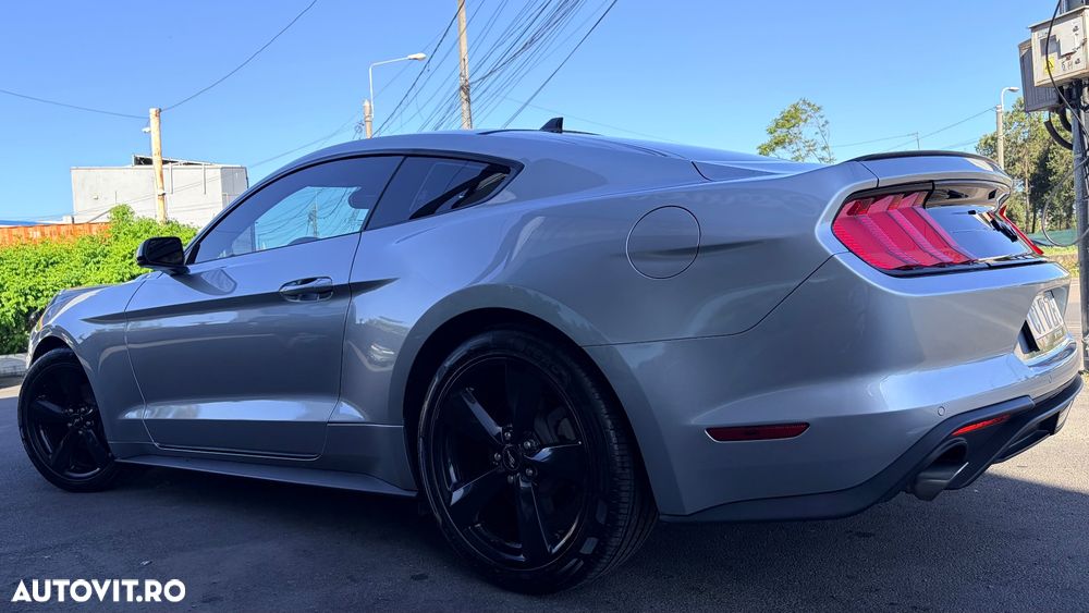 Ford Mustang - 3