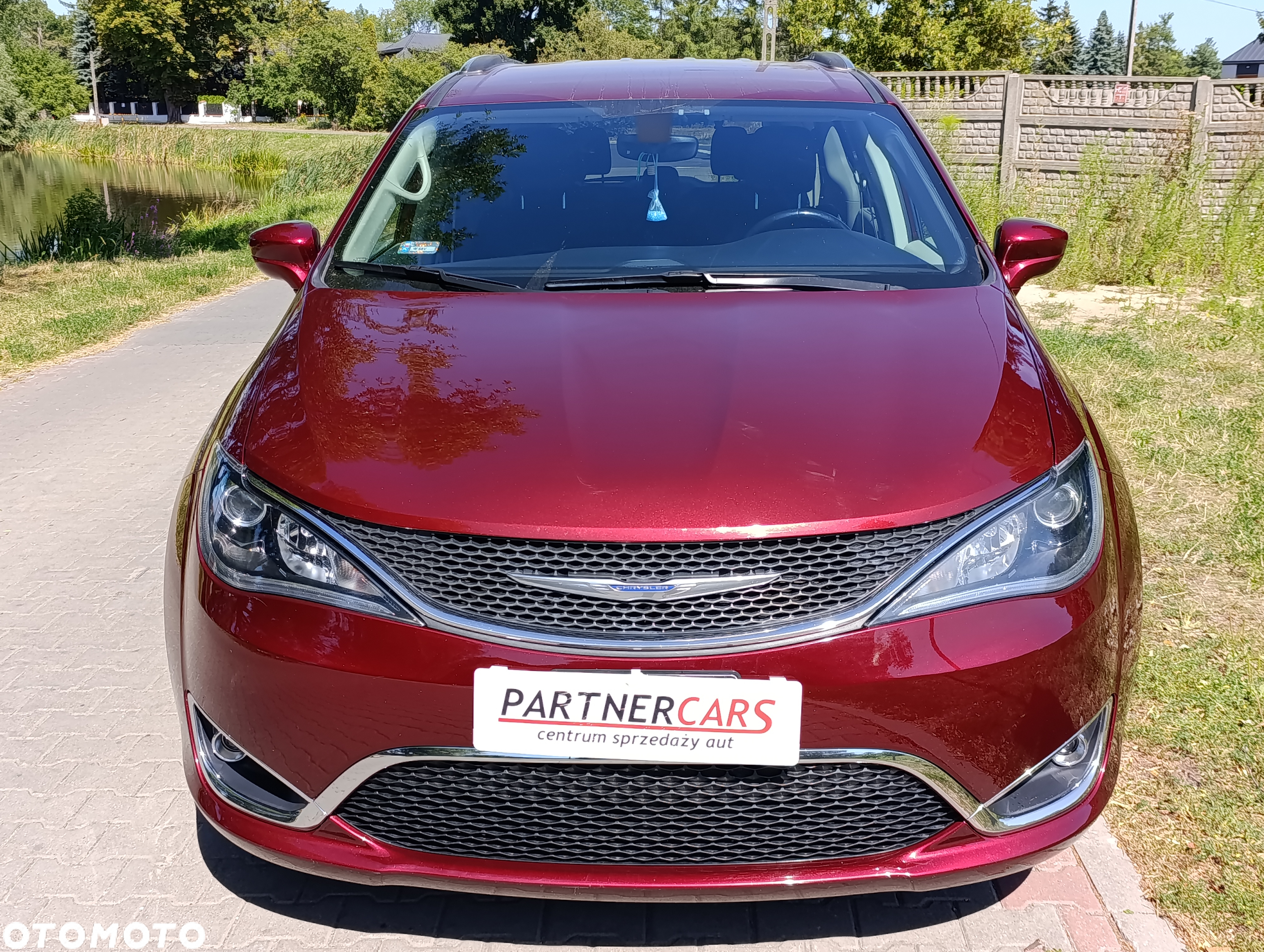 Chrysler Pacifica - 8