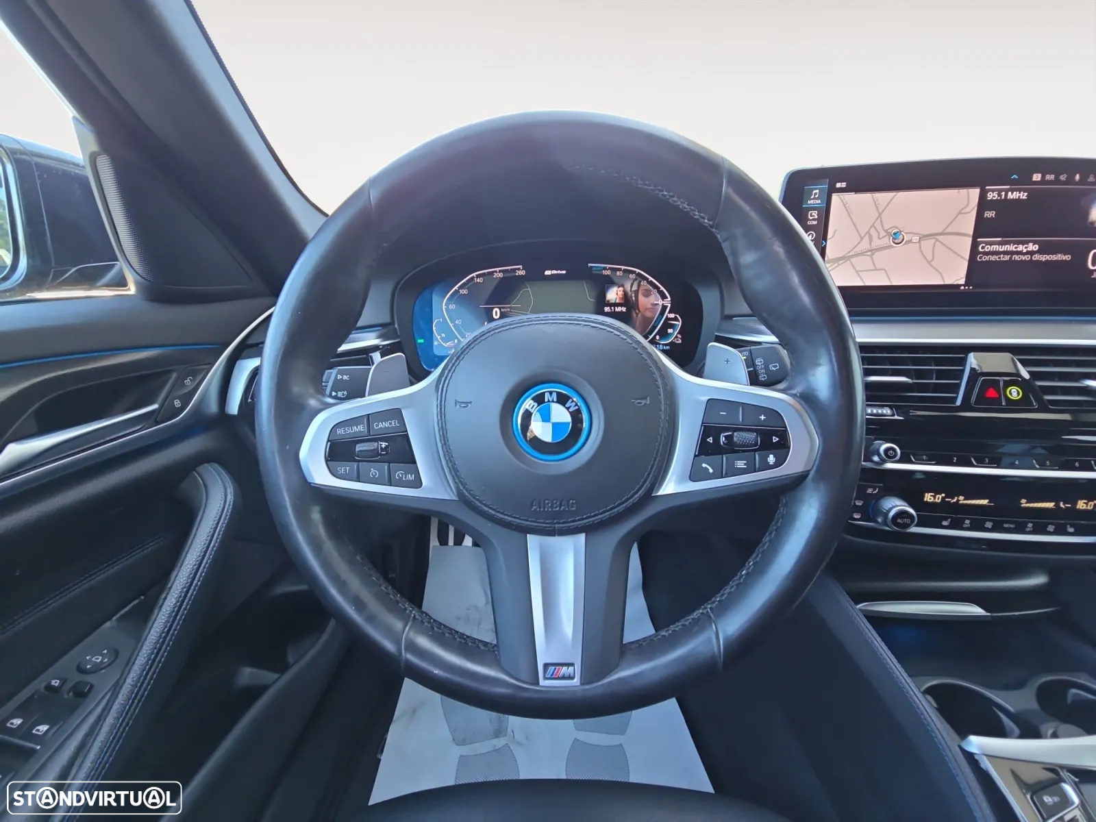 BMW 530 e Pack Desportivo M - 13