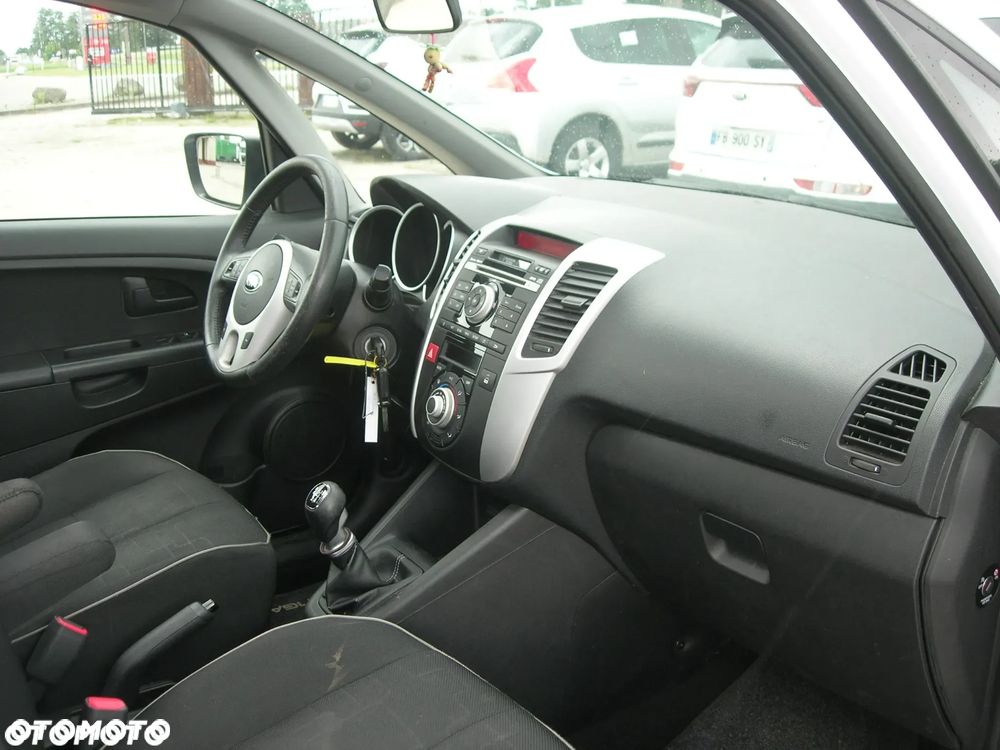 Kia Venga - 22