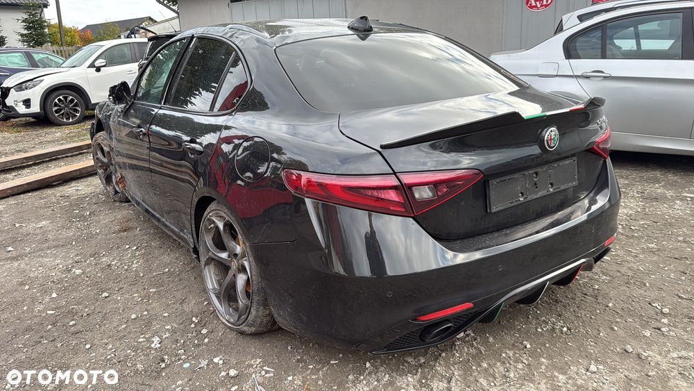 Alfa Romeo Giulia 2.0 Turbo - 10