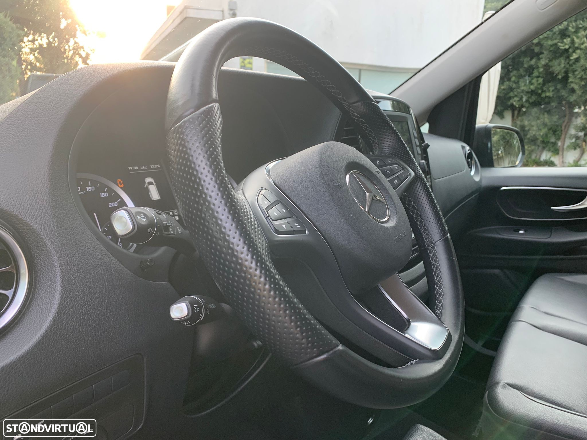 Mercedes-Benz Vito Tourer 124 CDI 4MATIC Longa Aut. PRO - 18