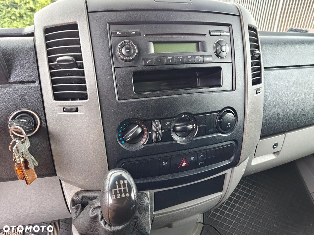 Mercedes-Benz Sprinter - 8