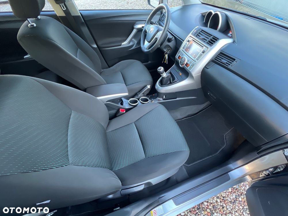 Toyota Verso 1.6 Premium - 13