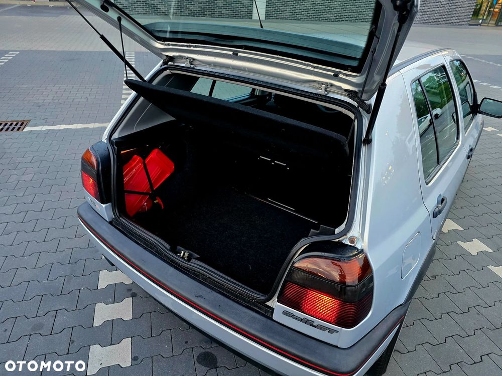 Volkswagen Golf - 23