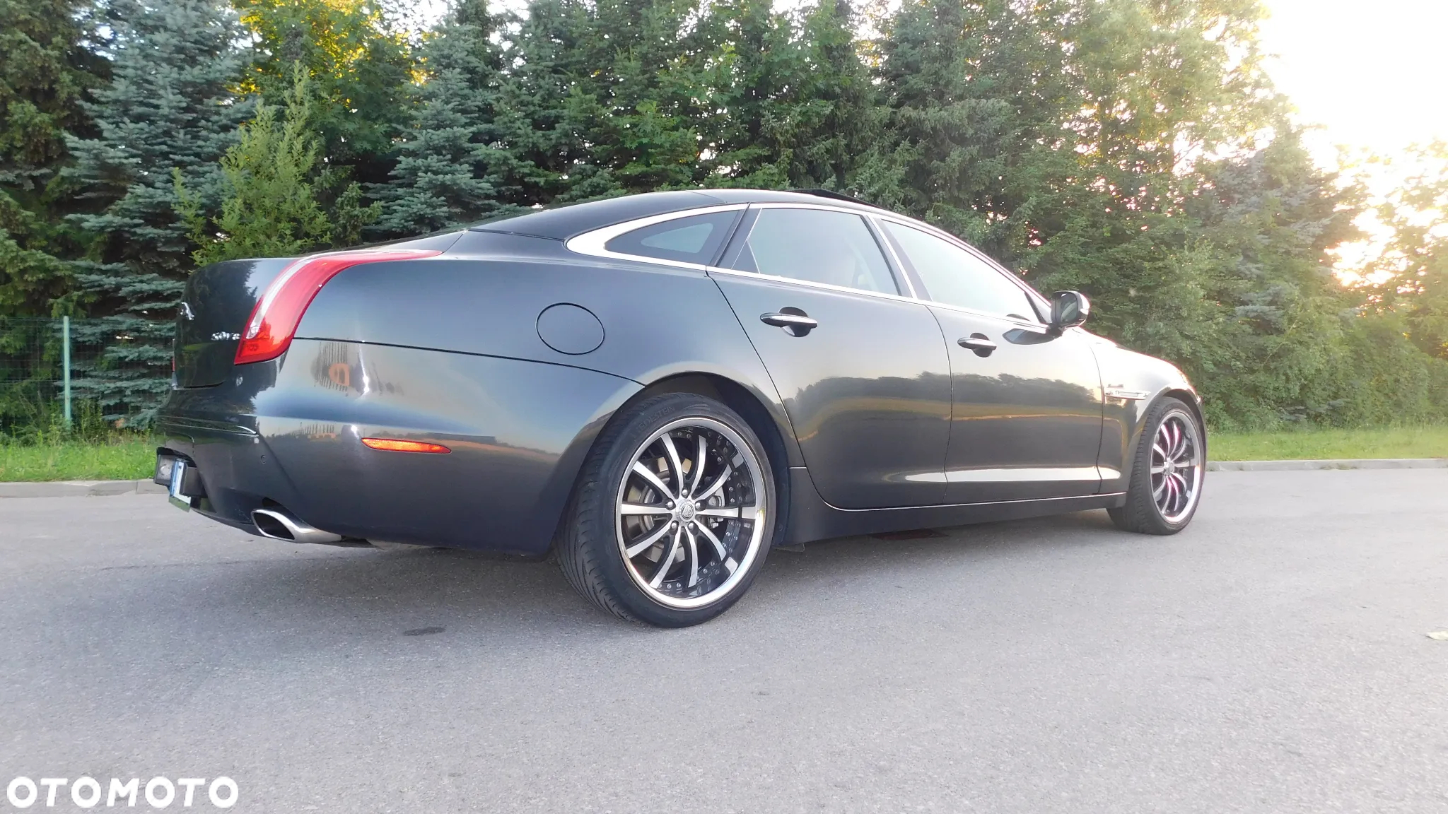 Jaguar XJ 5.0 V8 LWB Premium Luxury - 10
