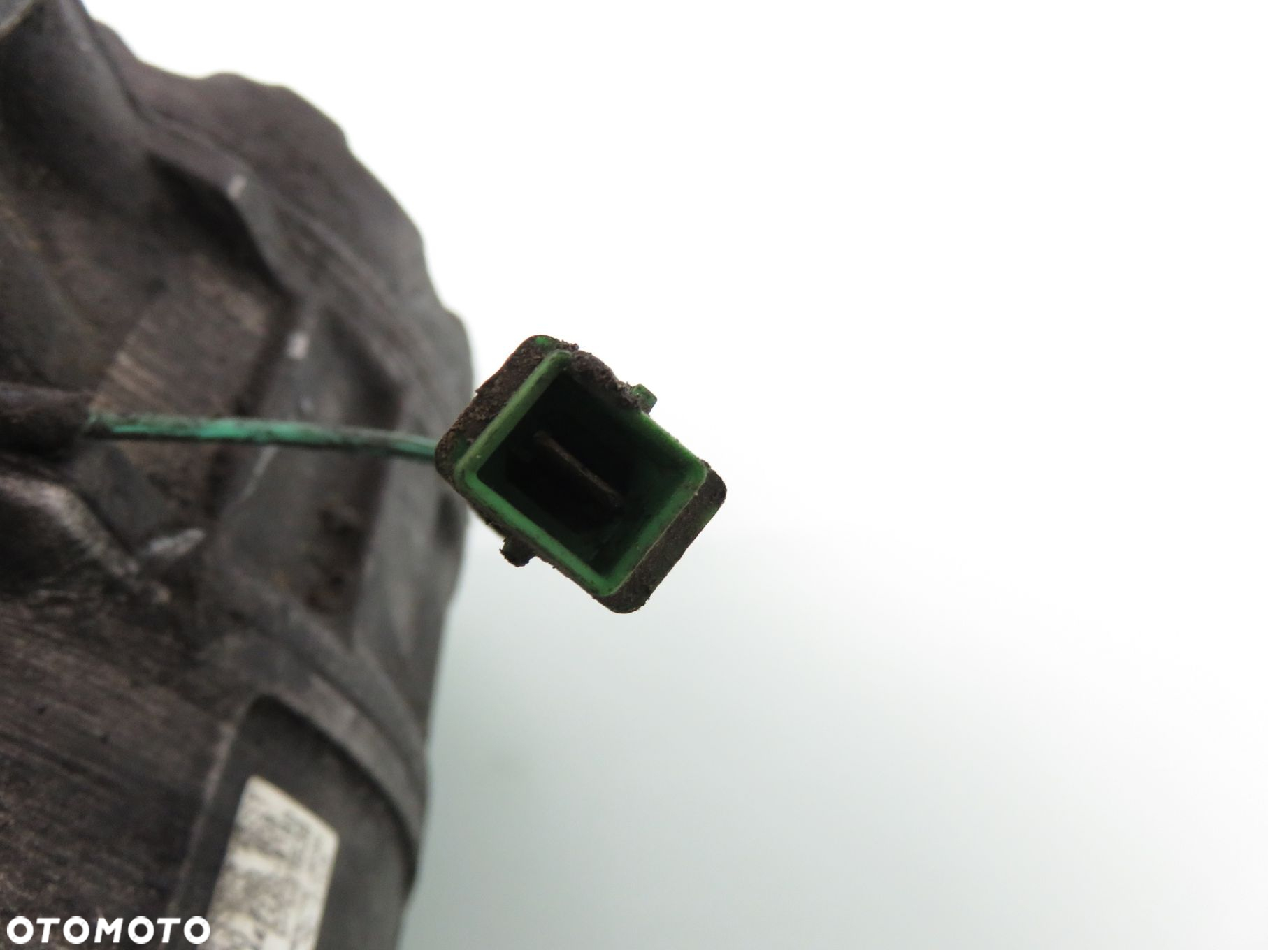 KOMPRESOR KLIMATYZACJI AUDI A6 C5 1.8 T 8D0260808 4472208180 - 4