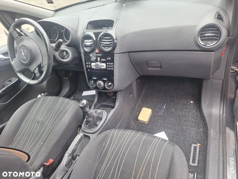 DRZWI TYLNE LEWE CORSA D KOD LAKIERU Z 168 - 7