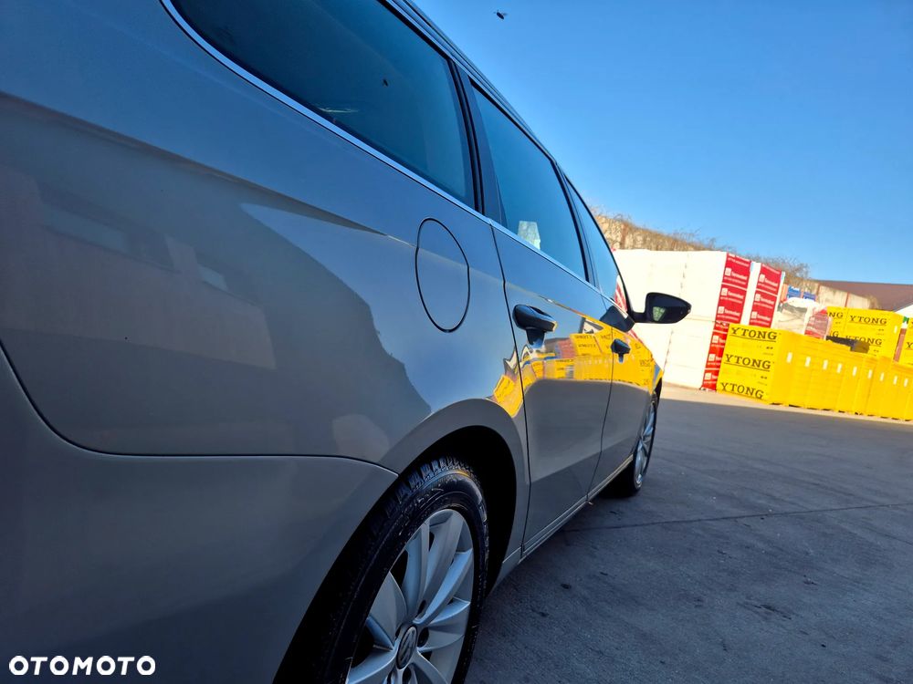 Volkswagen Passat 1.6 TDI BlueMotion Technology Comfortline - 12