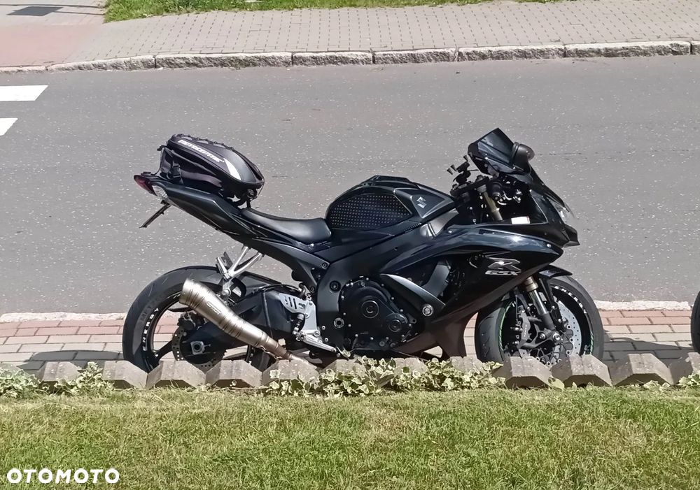 Suzuki GSX-R - 1