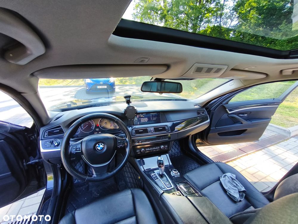 BMW Seria 5 525d - 17