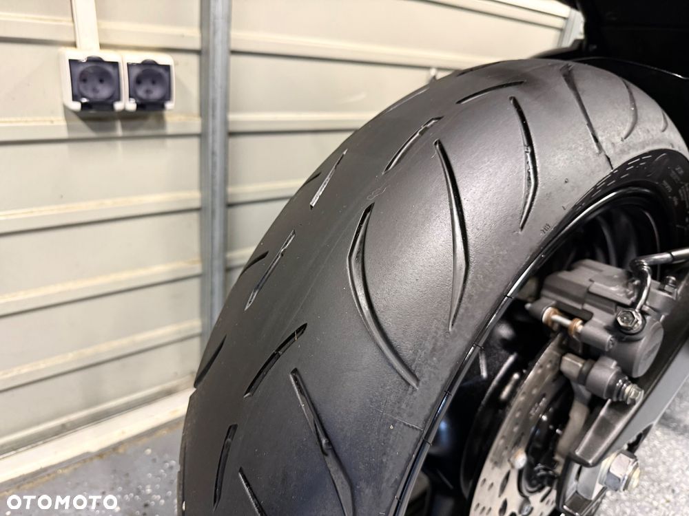 Yamaha FZ8 - 4
