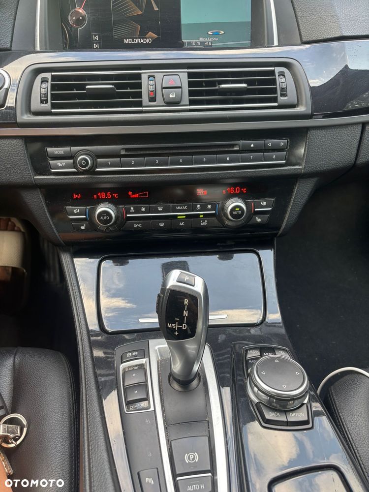 BMW Seria 5 ver-518d-luxury-line - 11